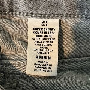 H&M Ultra high waist ankle length denim size US 4